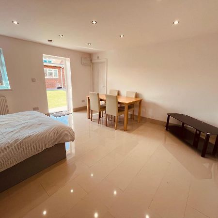 Large Studio Flat B Near Heathrow Χίλινγκτον Εξωτερικό φωτογραφία